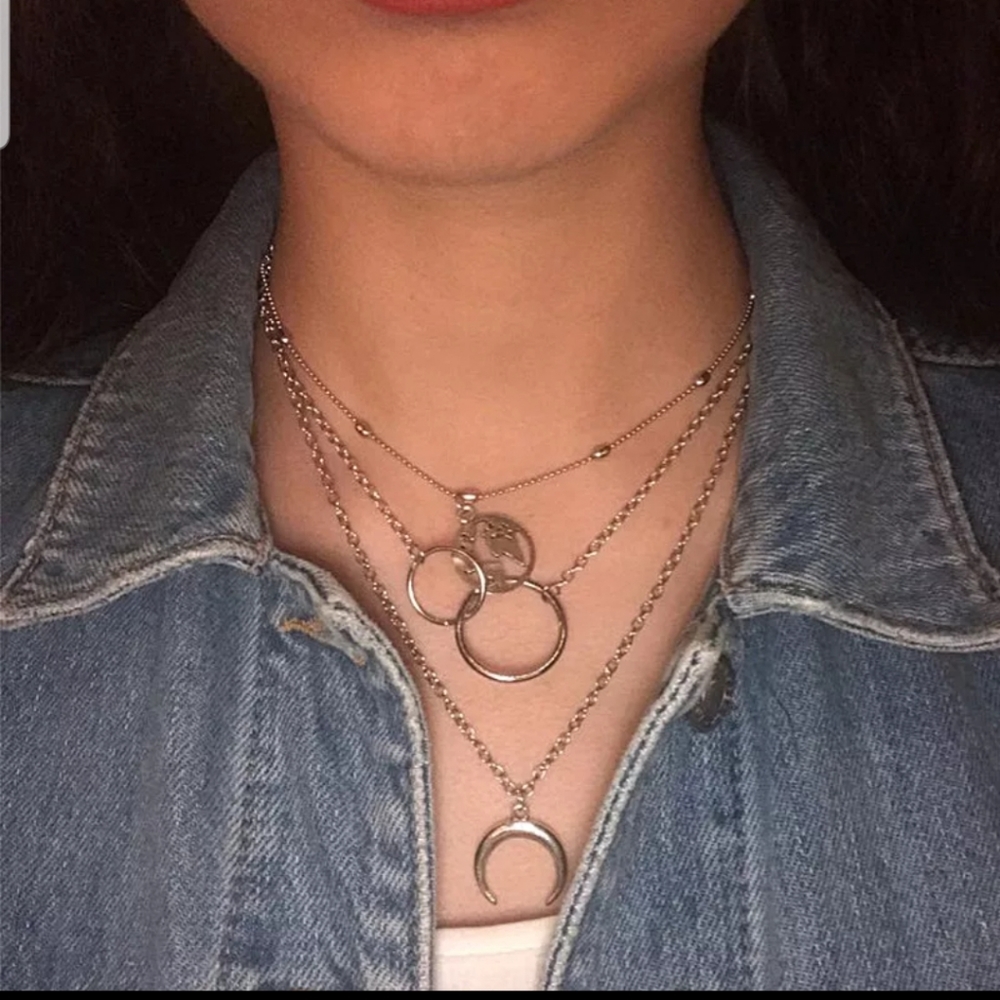 *Moyra* World Rings Necklace - Picture 2 of 3
